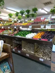 busy vendor stalls at orlando’s colonial farmer’s market
