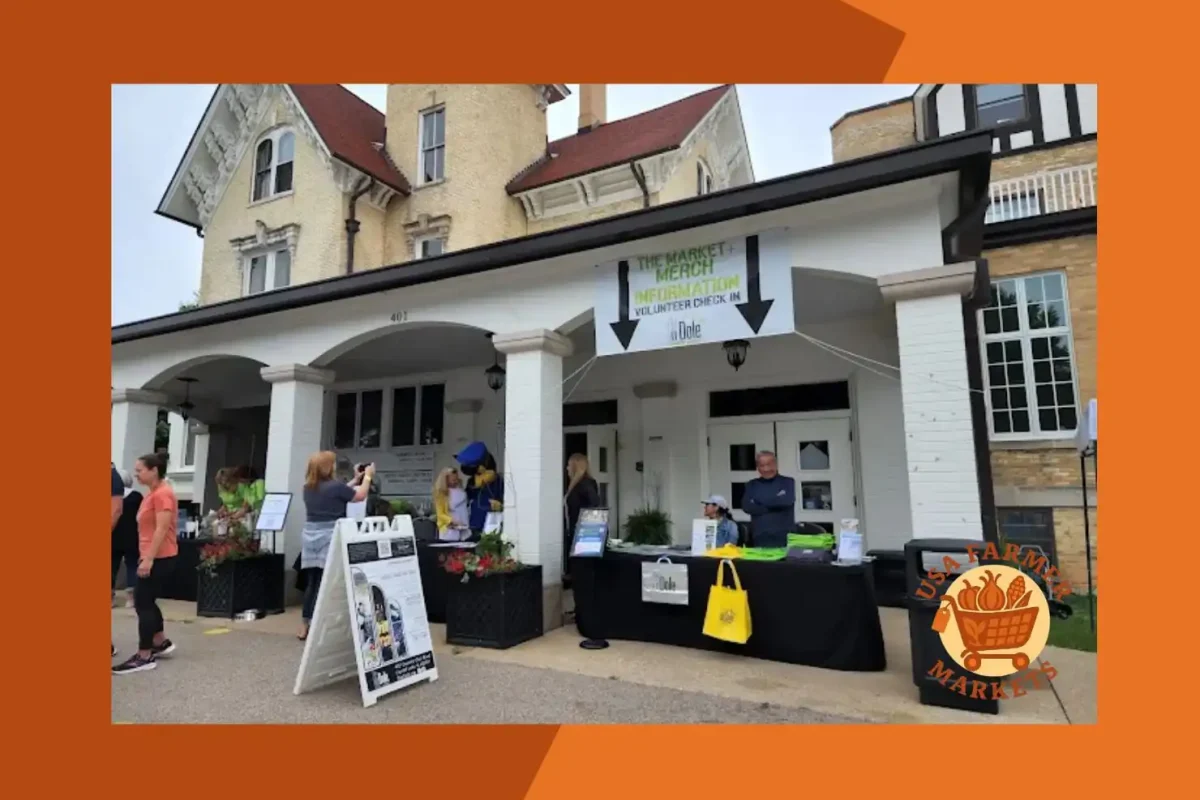 farmer market at the dole crystal lake, il